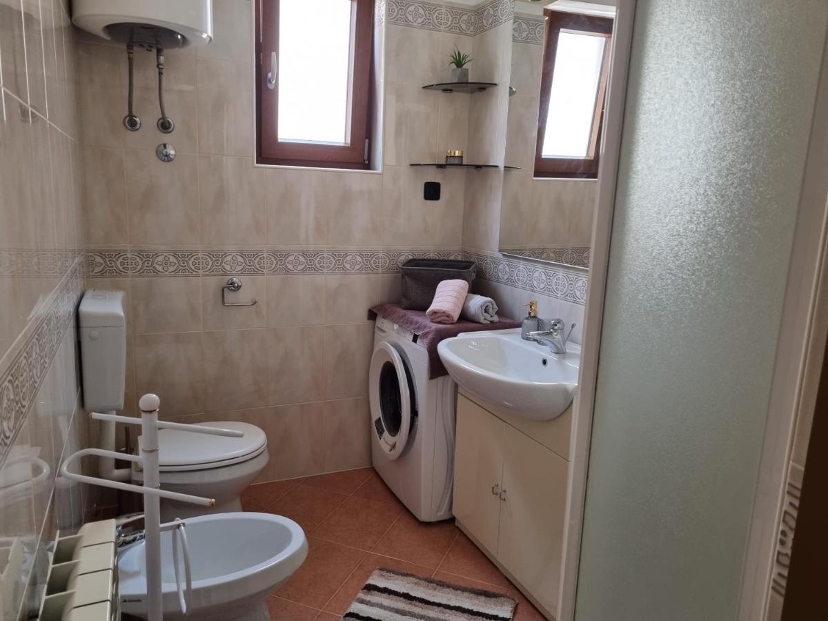 N&G Apartments Ровинь Экстерьер фото