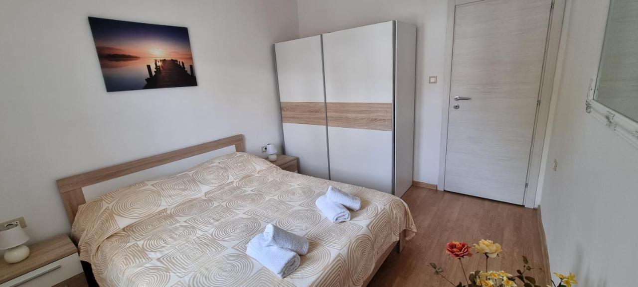 N&G Apartments Ровинь Экстерьер фото