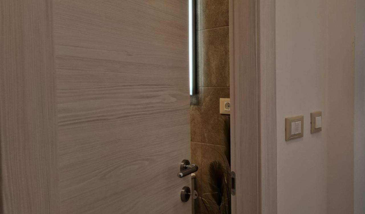 N&G Apartments Ровинь Экстерьер фото
